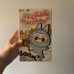 Exciting Macaron Labubu - Sesame Bean